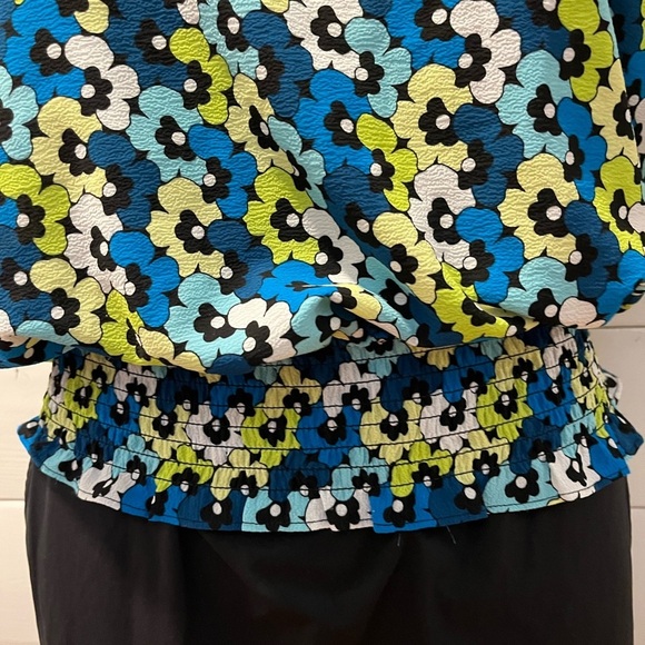 💙❣️MICHAEL Michael Kors – Floral Smocked Hem Top – Size S - Picture 6 of 12